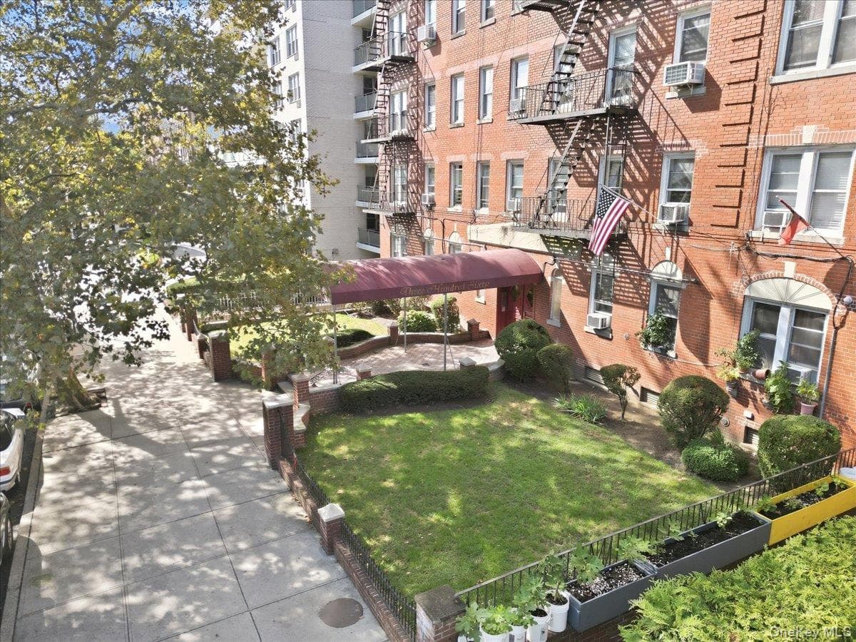 360 Ocean Parkway Unit: 5G thumbnail 27