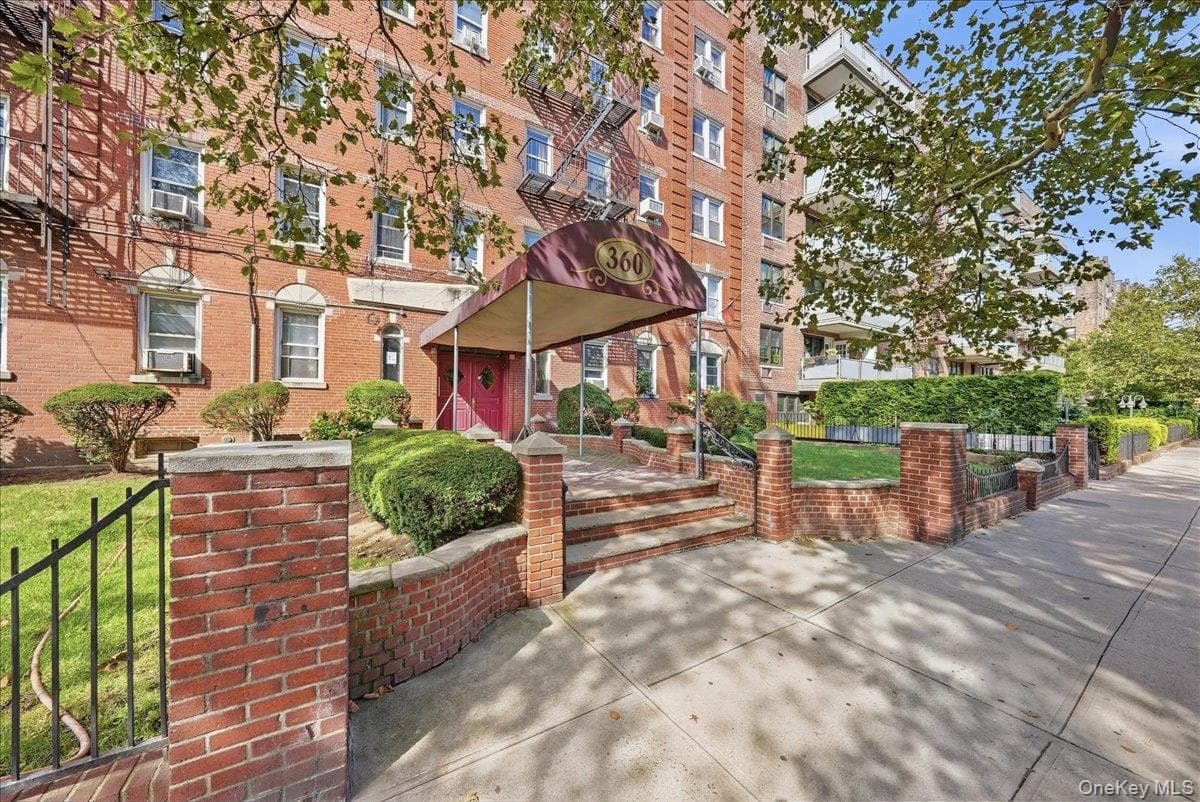 360 Ocean Parkway Unit: 5G, Brooklyn