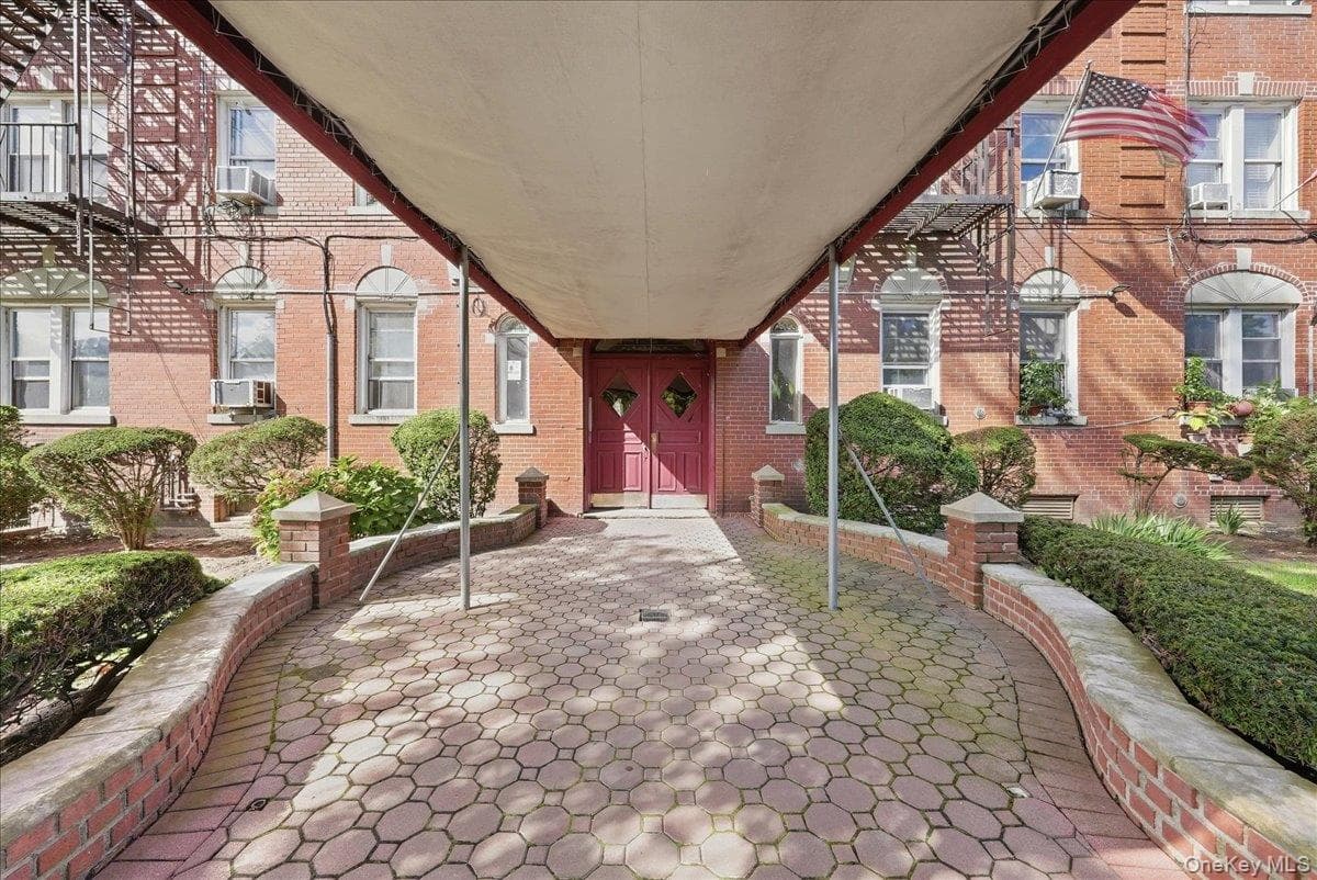 360 Ocean Parkway Unit: 5G thumbnail 4