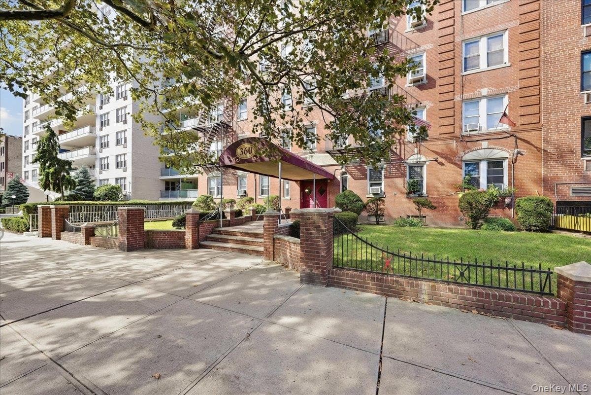 360 Ocean Parkway Unit: 5G thumbnail 3