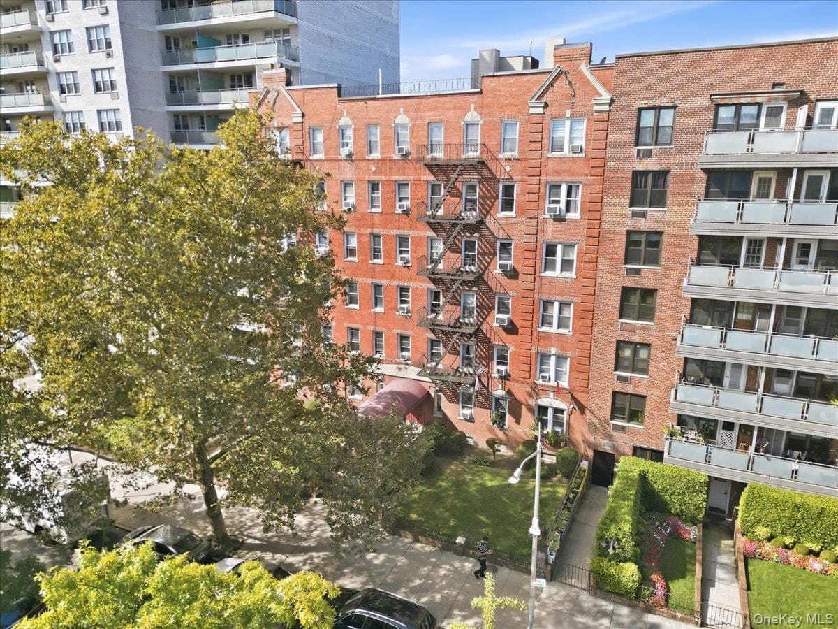 360 Ocean Parkway Unit: 5G thumbnail 32