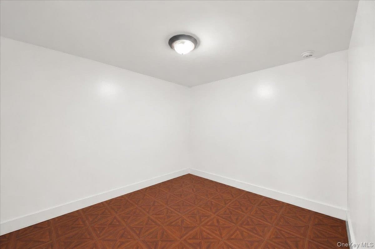 308 W 234th Street thumbnail 9