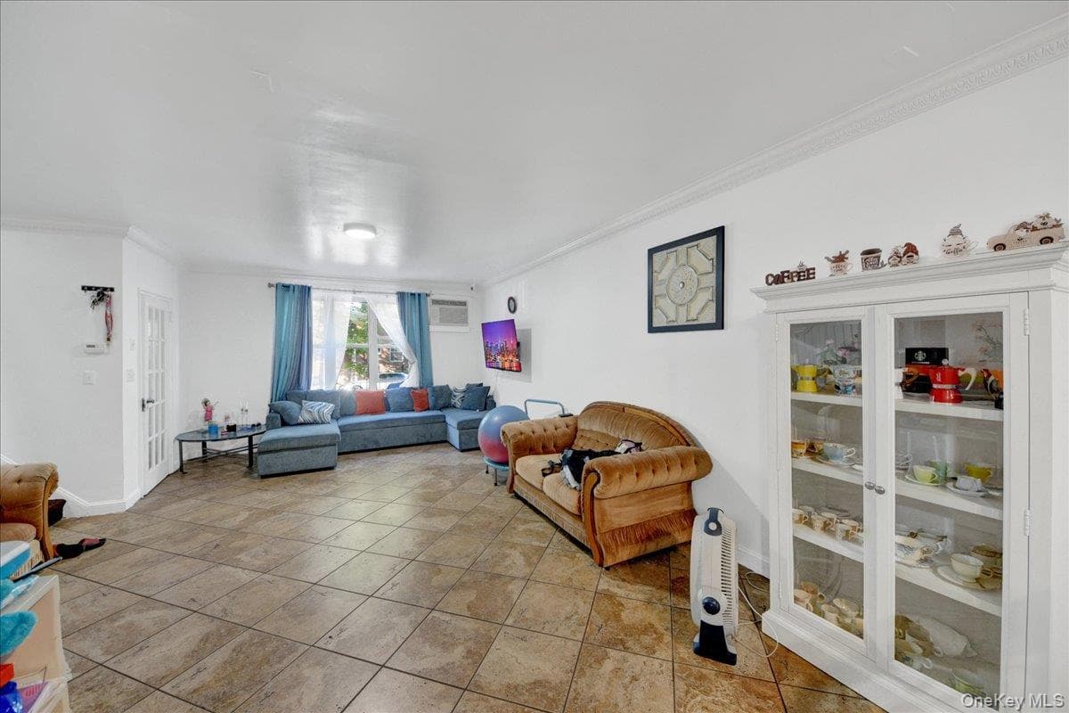 308 W 234th Street thumbnail 6