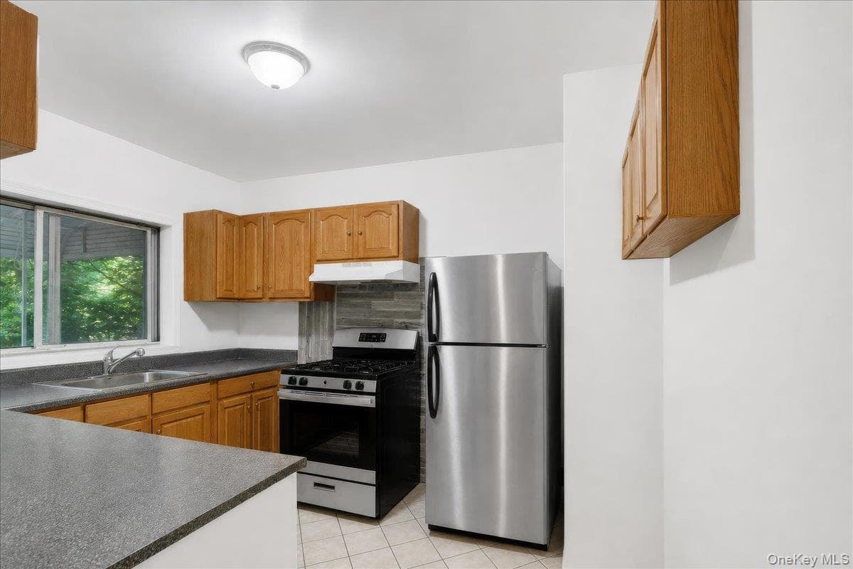 308 W 234th Street thumbnail 12