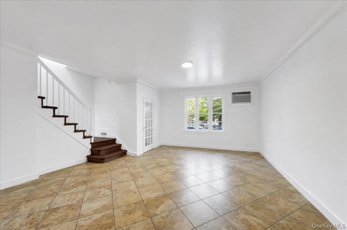 308 W 234th Street thumbnail 3