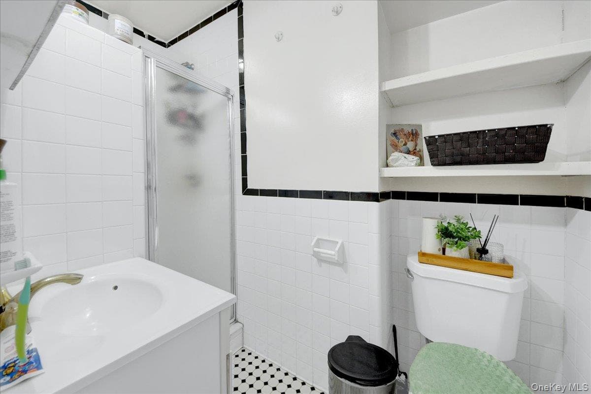 308 W 234th Street thumbnail 18