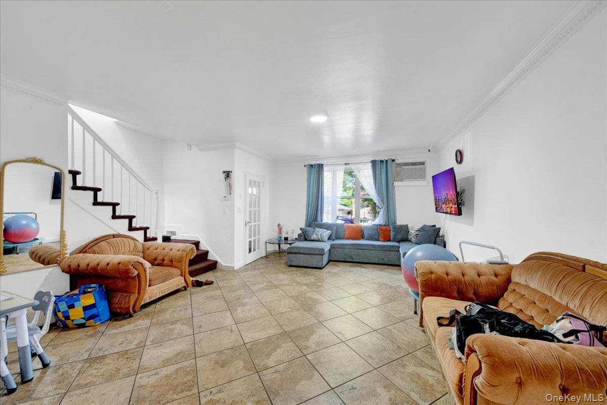 308 W 234th Street thumbnail 5
