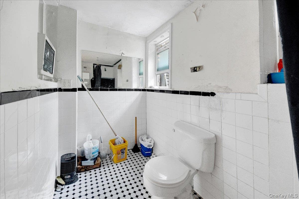 308 W 234th Street thumbnail 22
