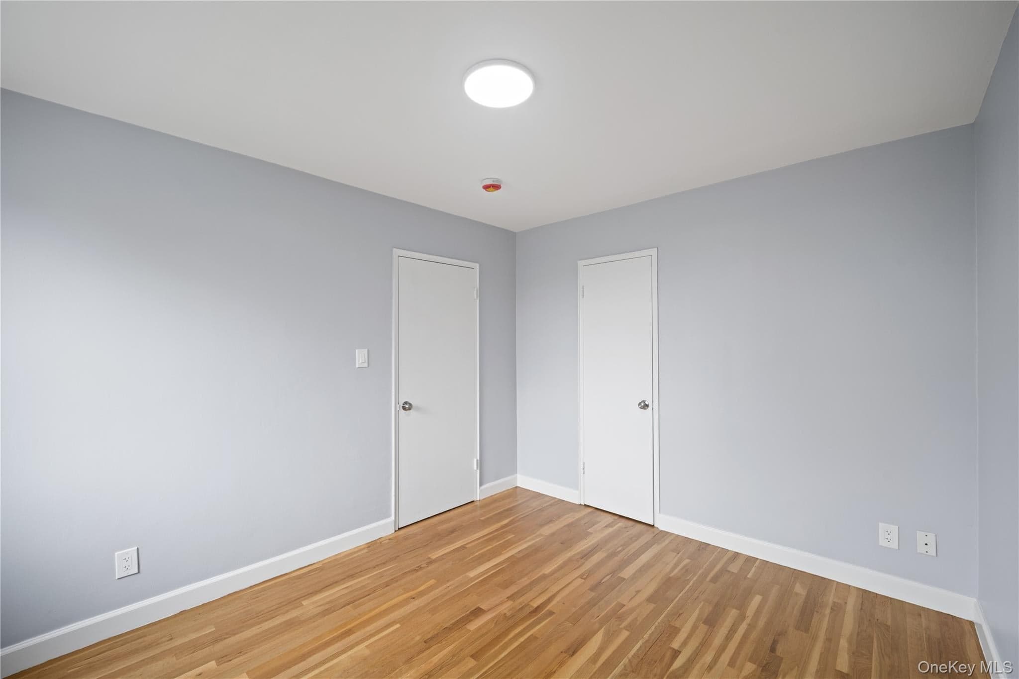 221-43 Manor Road Unit: (Upper) 1613 thumbnail 13