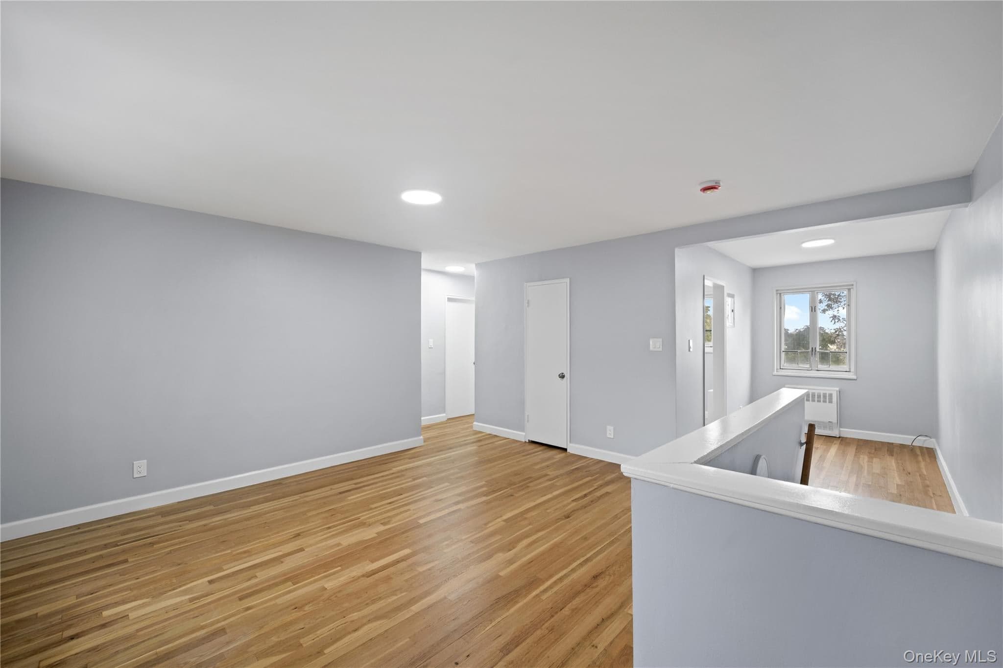 221-43 Manor Road Unit: (Upper) 1613 thumbnail 9