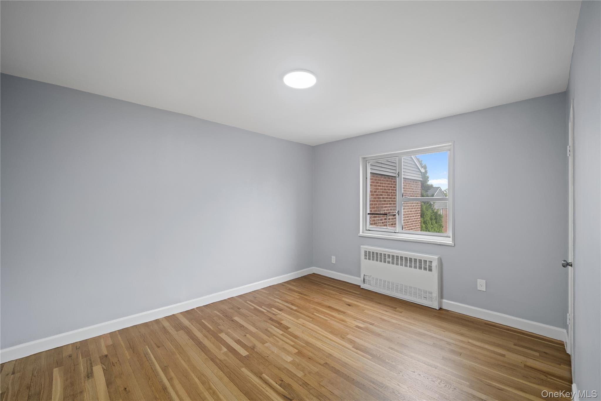 221-43 Manor Road Unit: (Upper) 1613 thumbnail 10