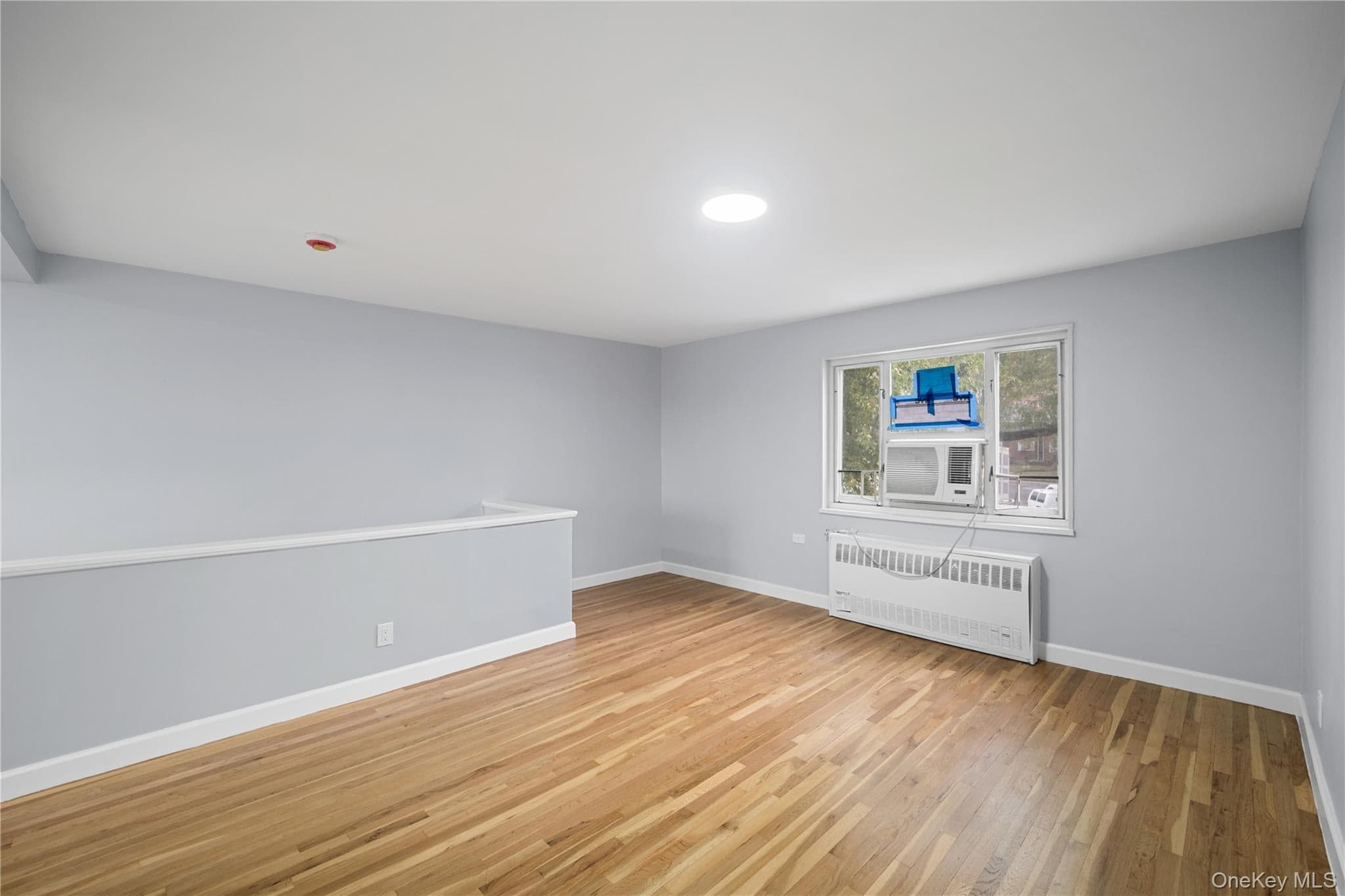 221-43 Manor Road Unit: (Upper) 1613 thumbnail 7