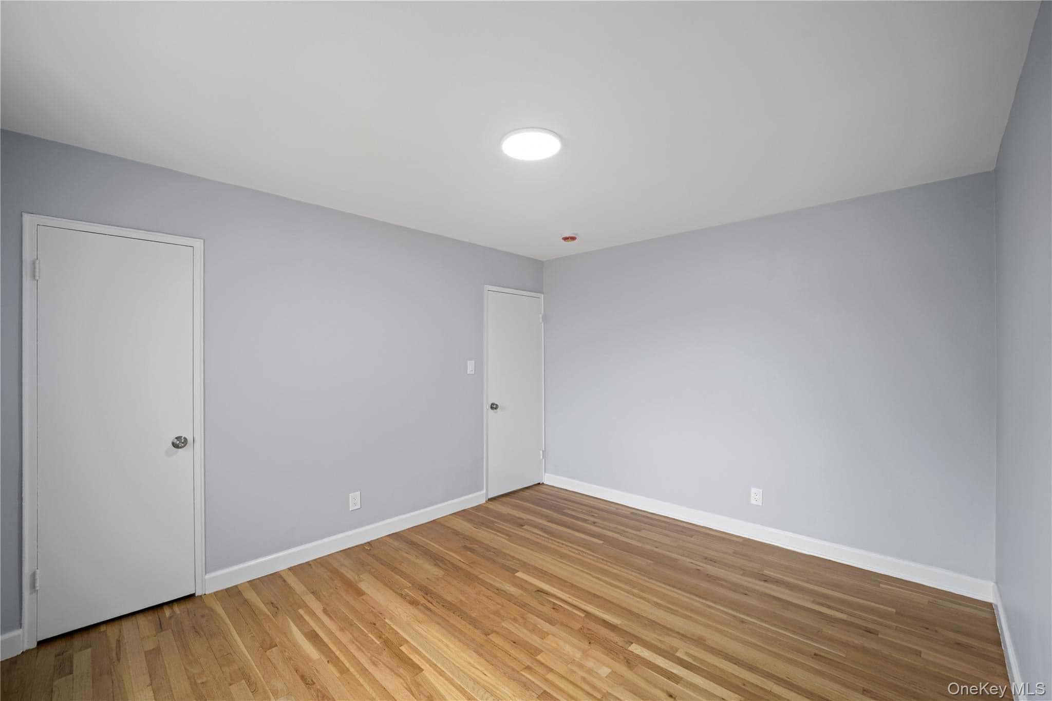 221-43 Manor Road Unit: (Upper) 1613 thumbnail 11