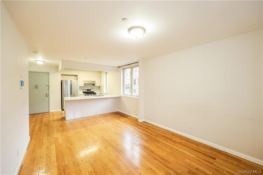 2517 Voorhies Avenue Unit: 1C thumbnail 8