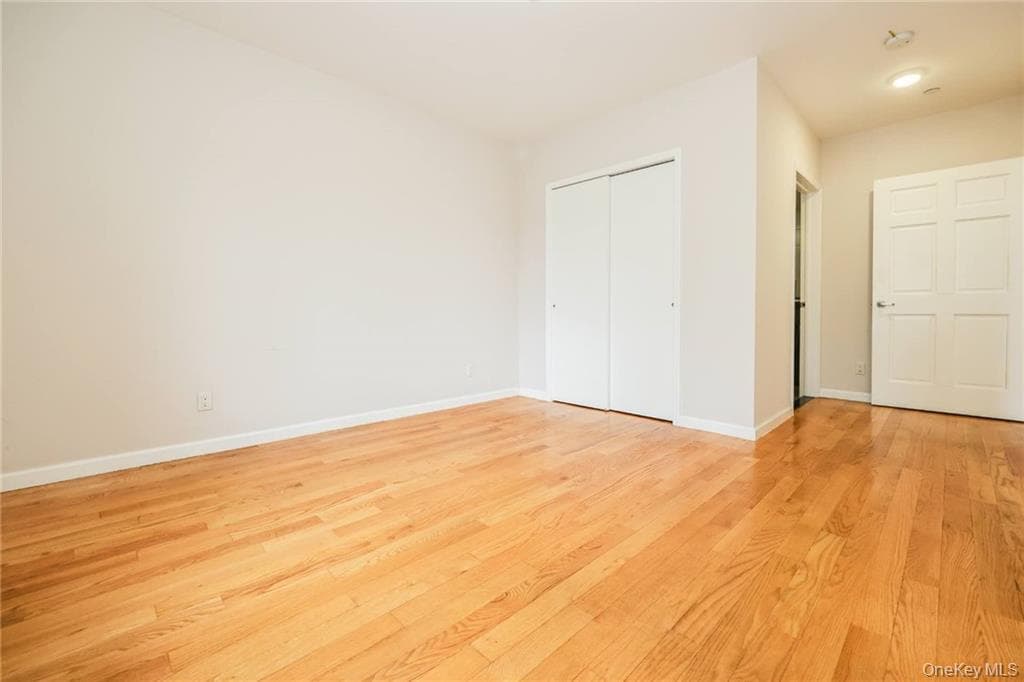 2517 Voorhies Avenue Unit: 1C thumbnail 10