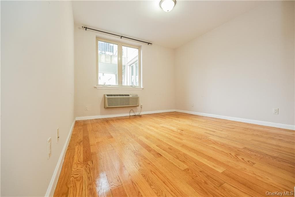 2517 Voorhies Avenue Unit: 1C thumbnail 16