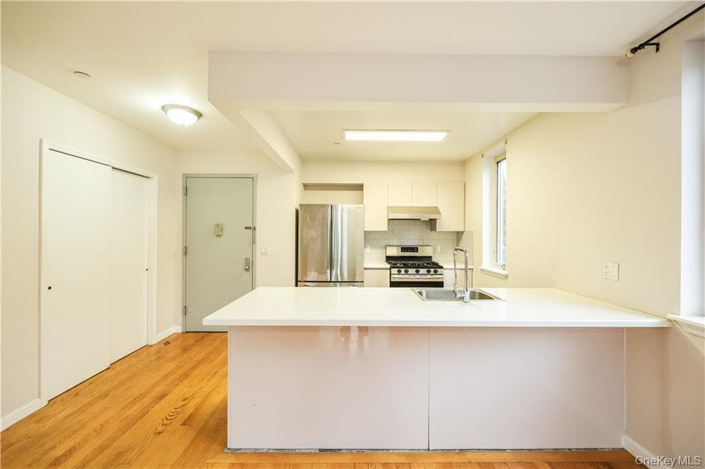 2517 Voorhies Avenue Unit: 1C thumbnail 5