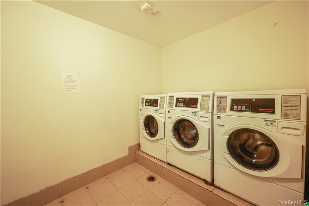 2517 Voorhies Avenue Unit: 1C thumbnail 21