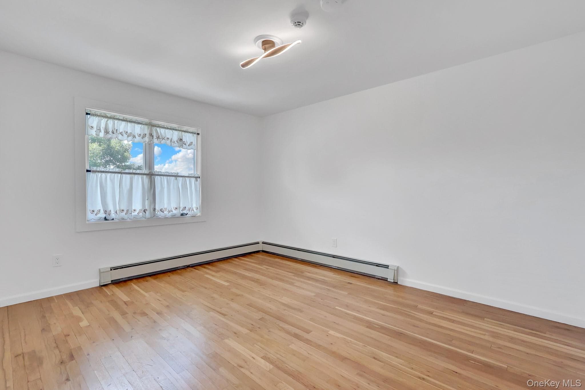 204 Bayview Avenue thumbnail 10