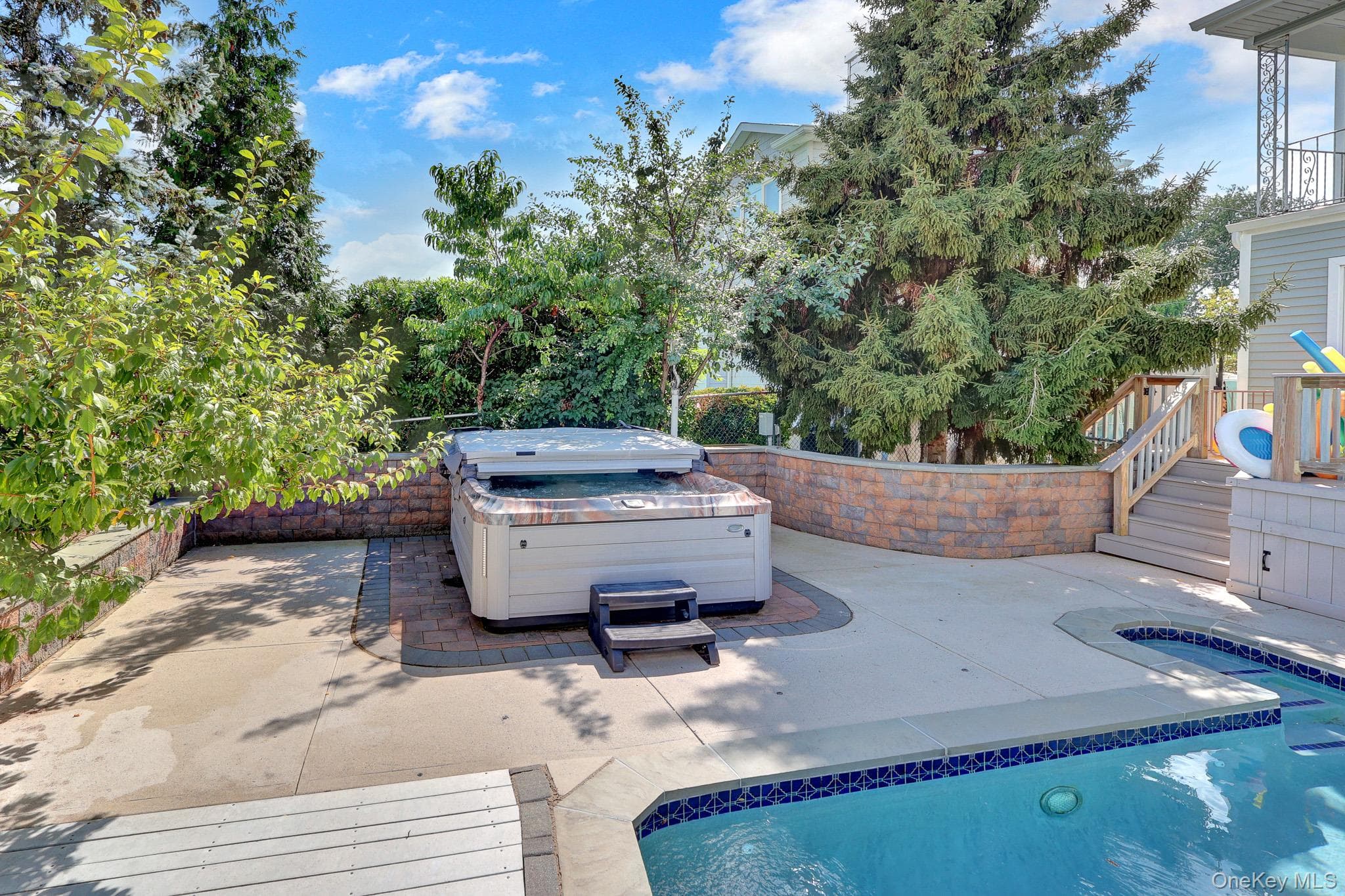 204 Bayview Avenue thumbnail 23