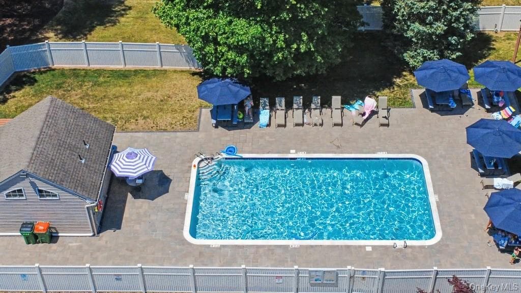 101 Elmcrest Drive thumbnail 41