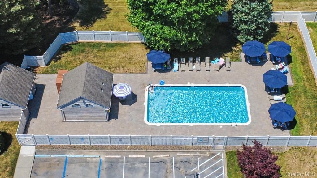 101 Elmcrest Drive thumbnail 40