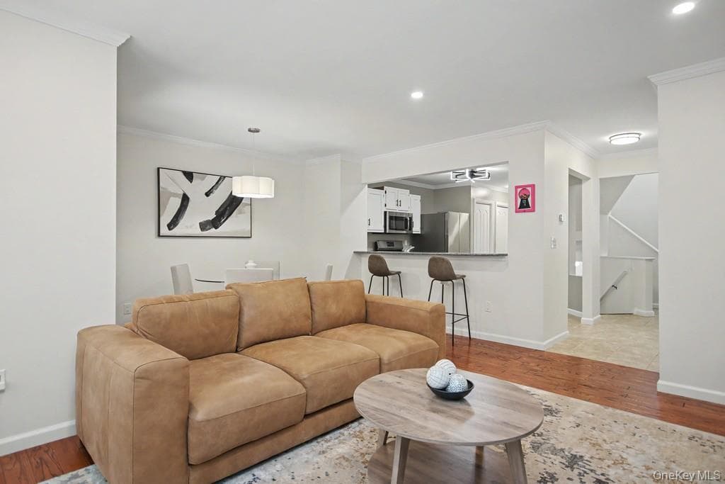 101 Elmcrest Drive thumbnail 11