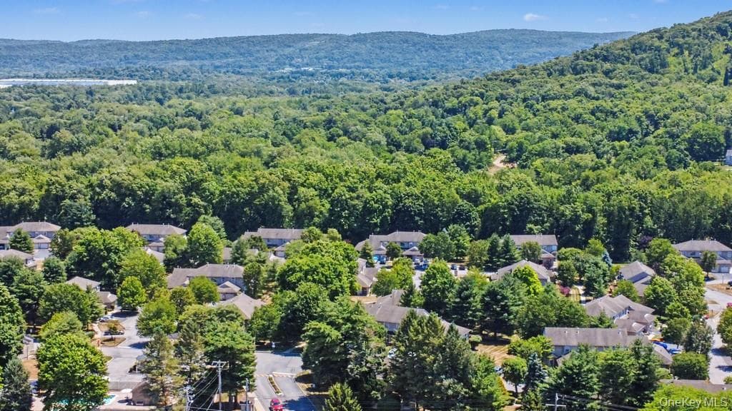 101 Elmcrest Drive thumbnail 38