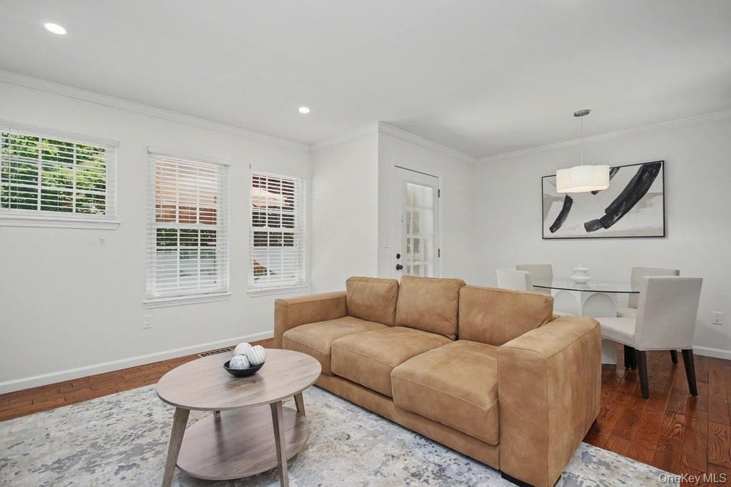 101 Elmcrest Drive thumbnail 6