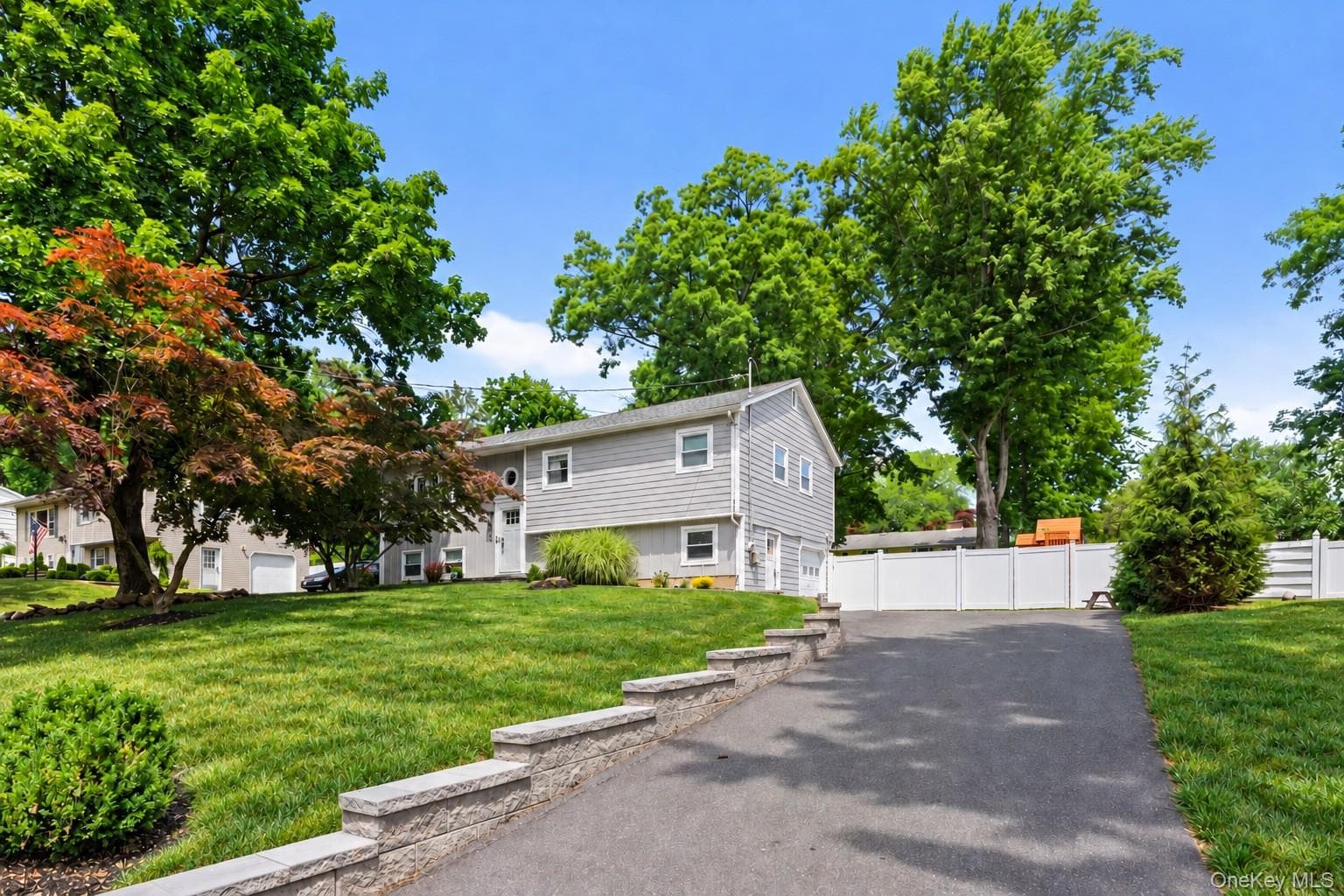 575 Babbling Brook Lane thumbnail 2