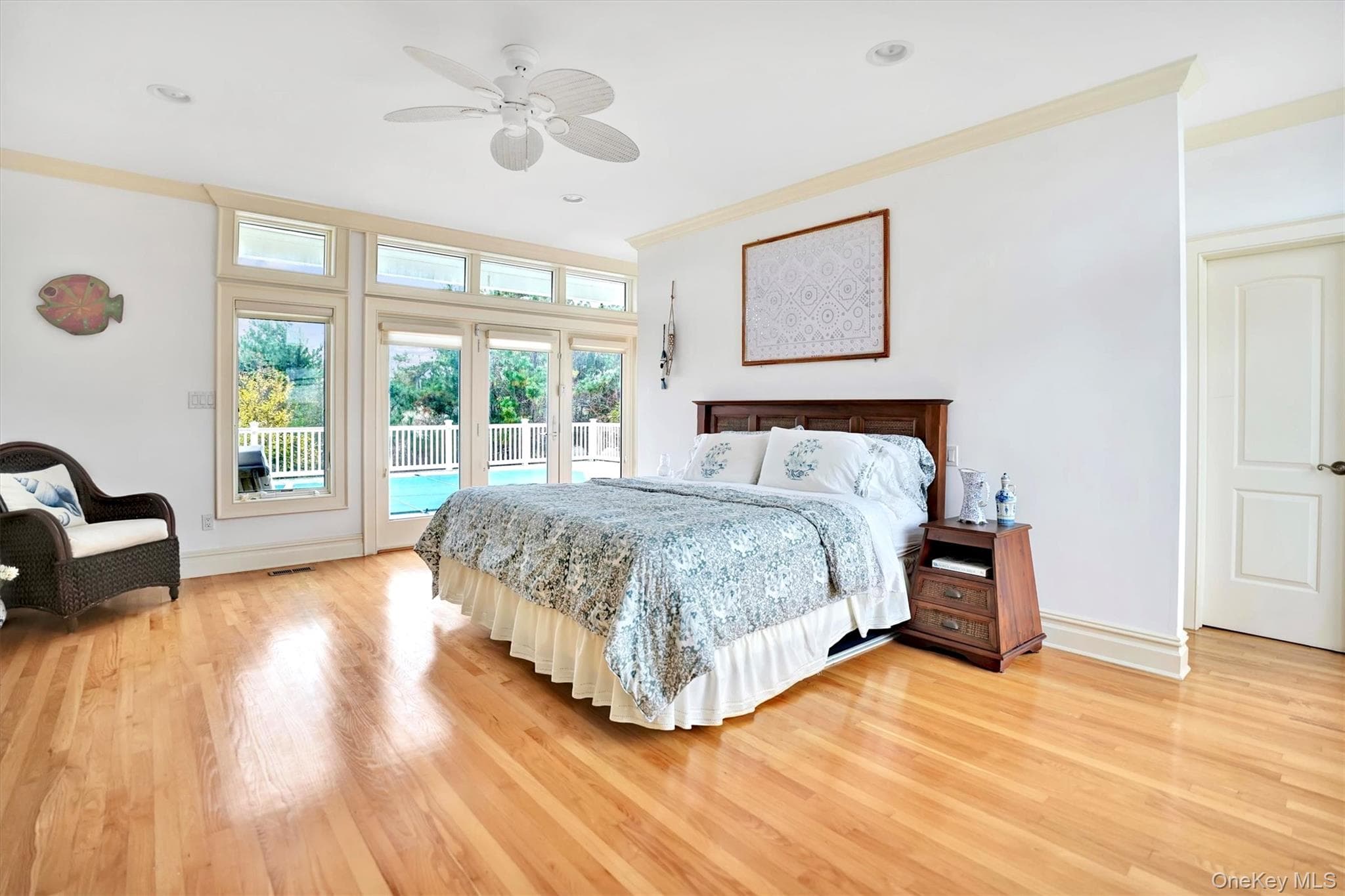 605 Dune Road thumbnail 19