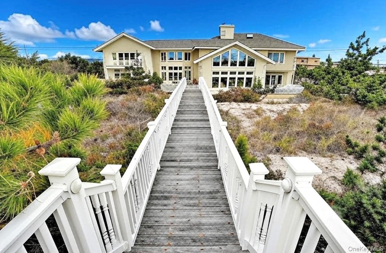 605 Dune Road thumbnail 6