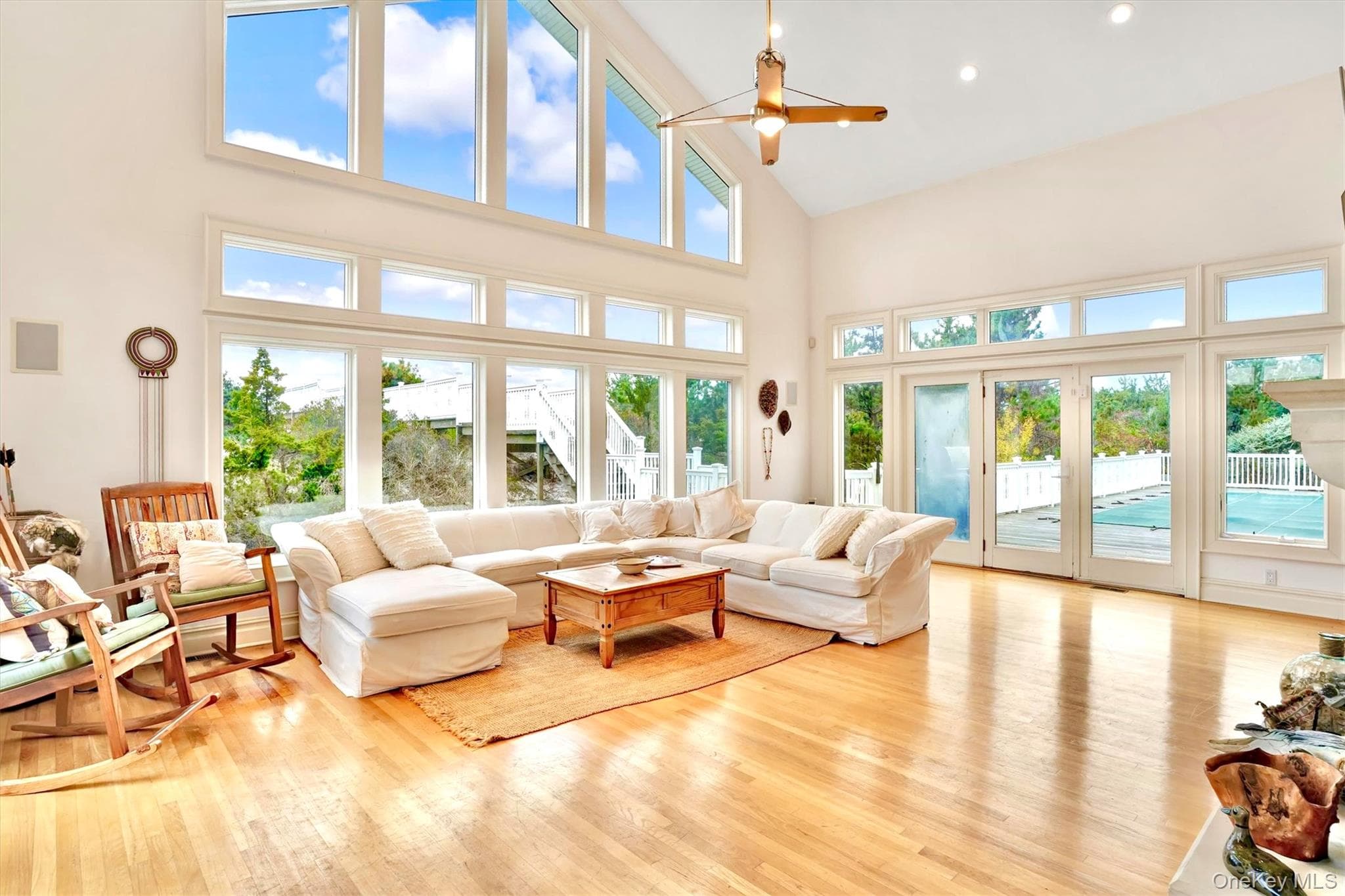 605 Dune Road thumbnail 15