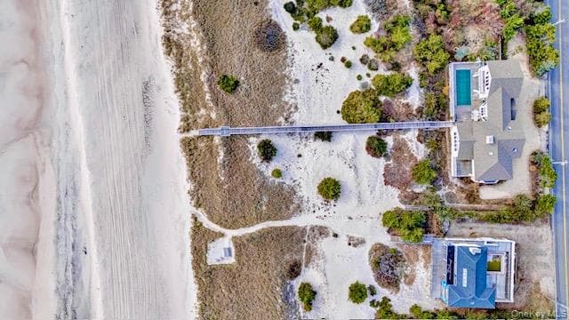 605 Dune Road thumbnail 26