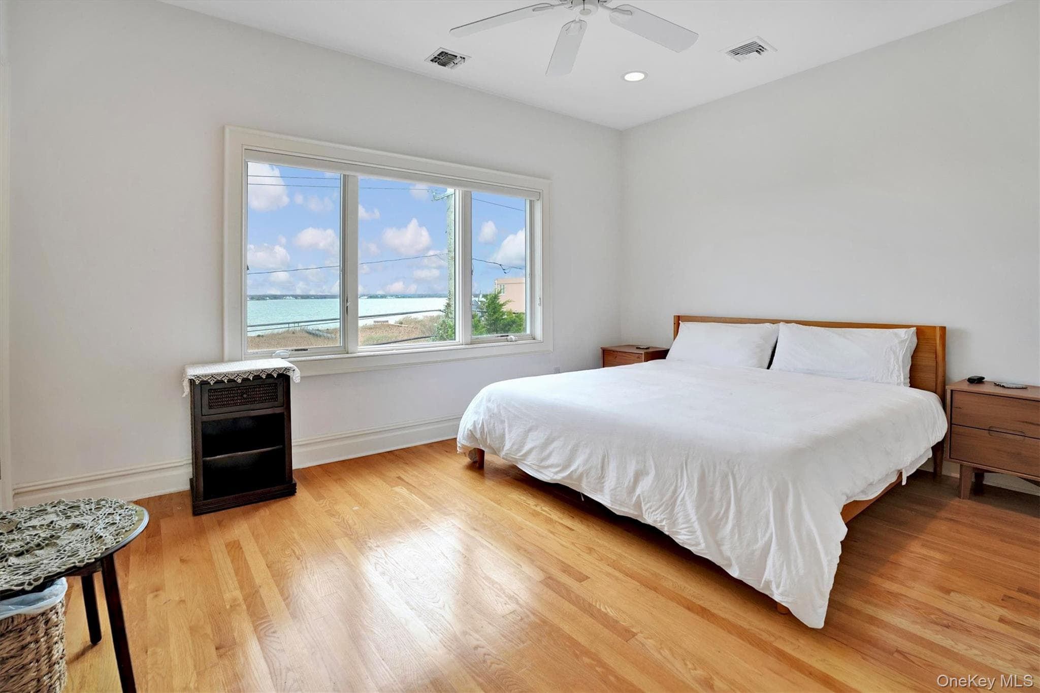 605 Dune Road thumbnail 38
