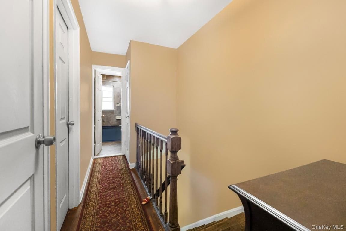 725 E 230th Street thumbnail 12