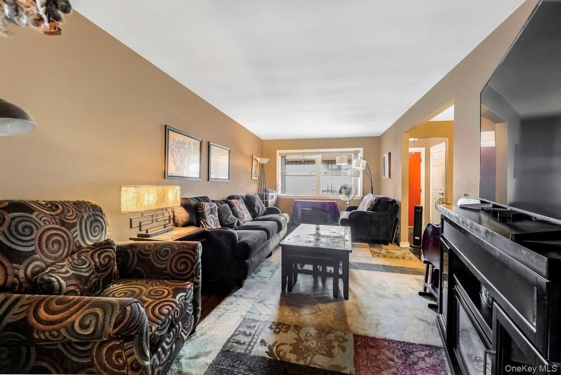 725 E 230th Street thumbnail 6