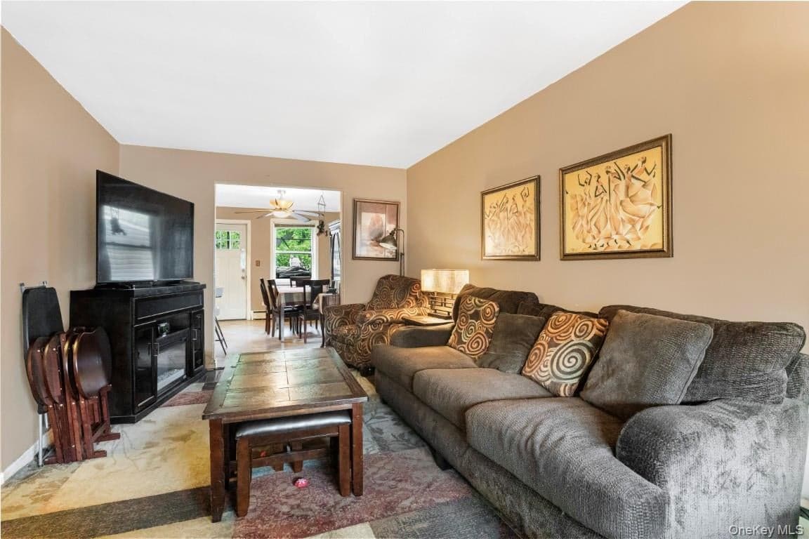 725 E 230th Street thumbnail 4