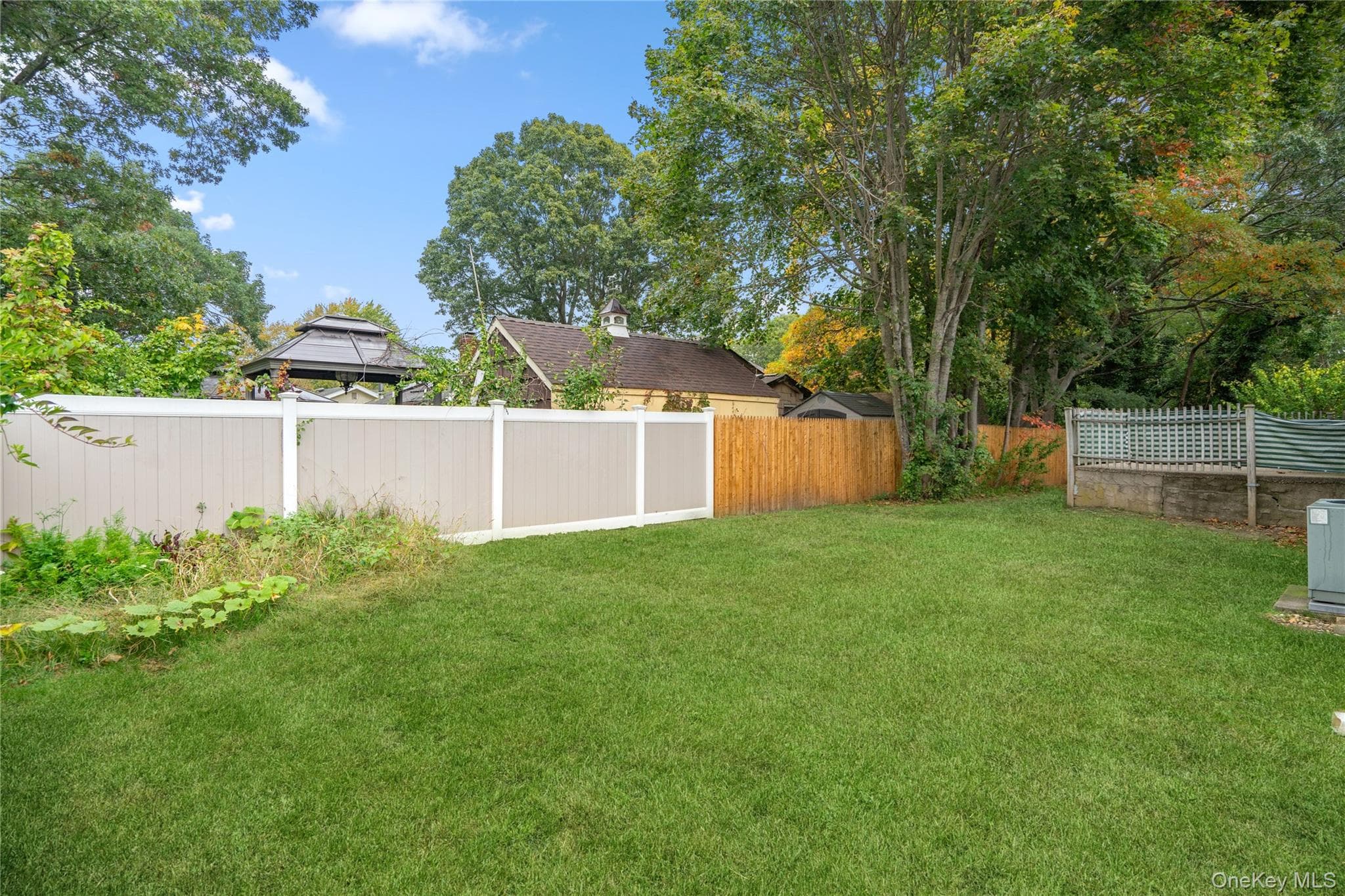 77 E Woodside Avenue thumbnail 27