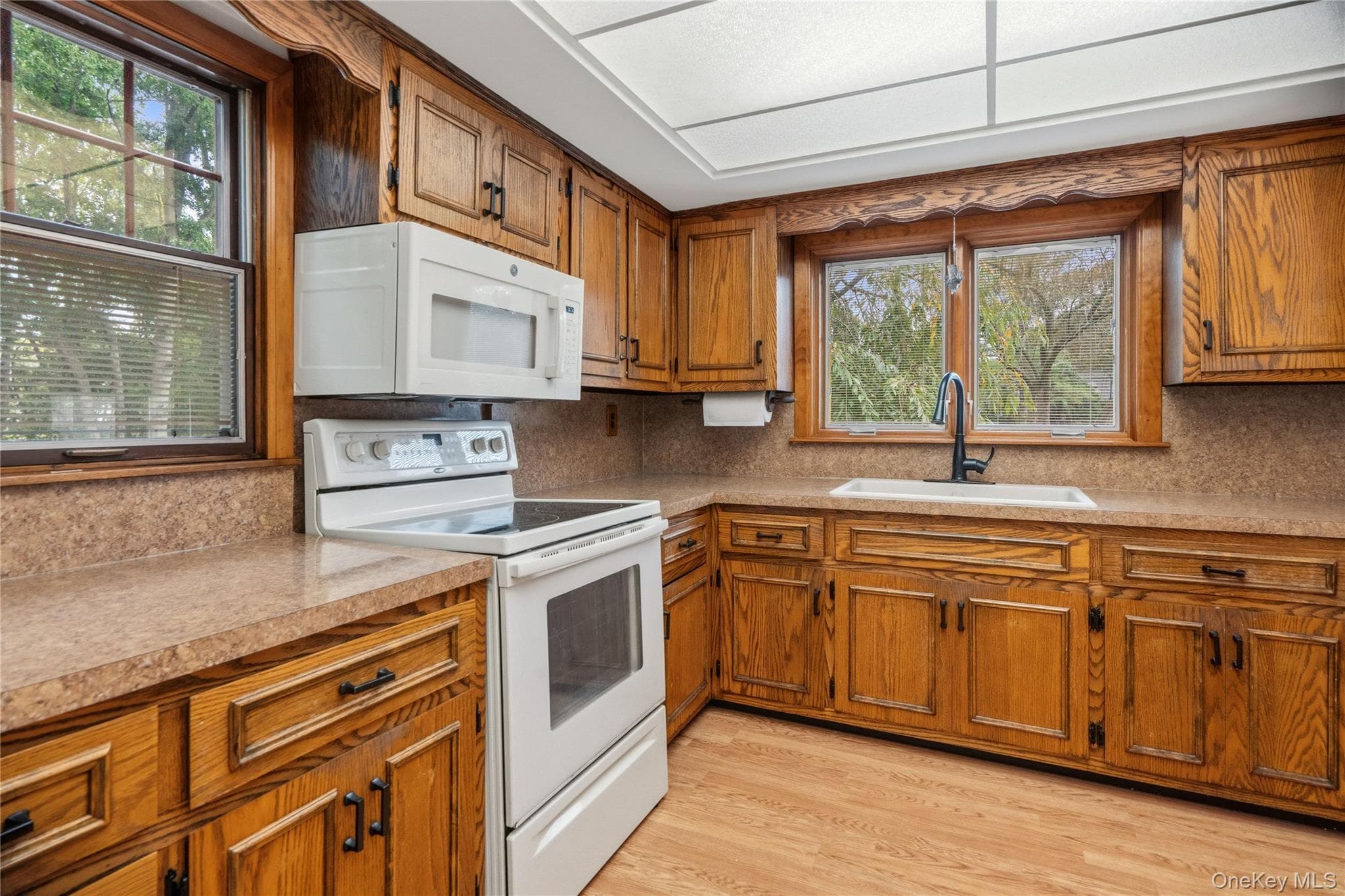 77 E Woodside Avenue thumbnail 9