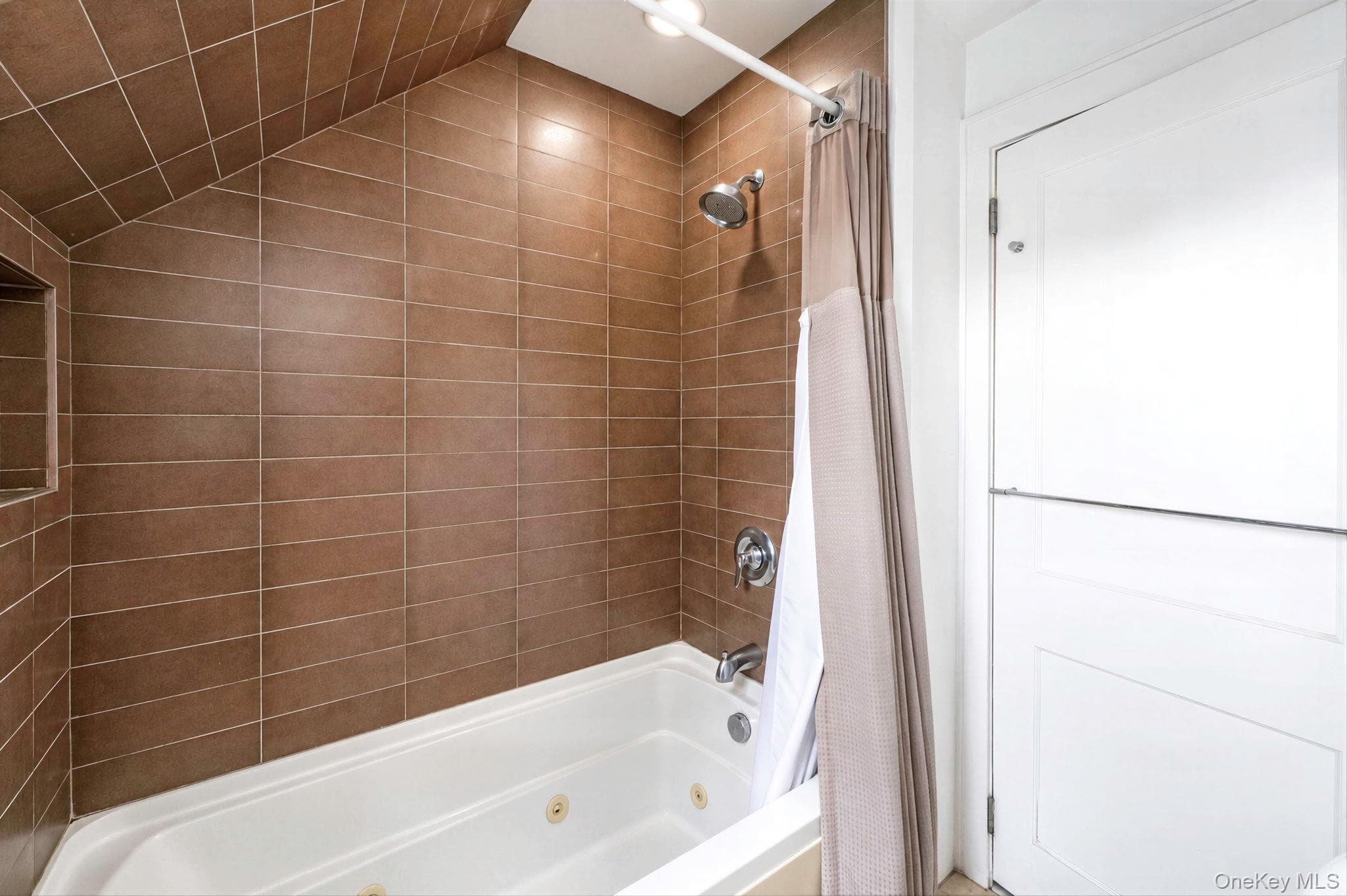 131 E Alhambra Avenue thumbnail 28