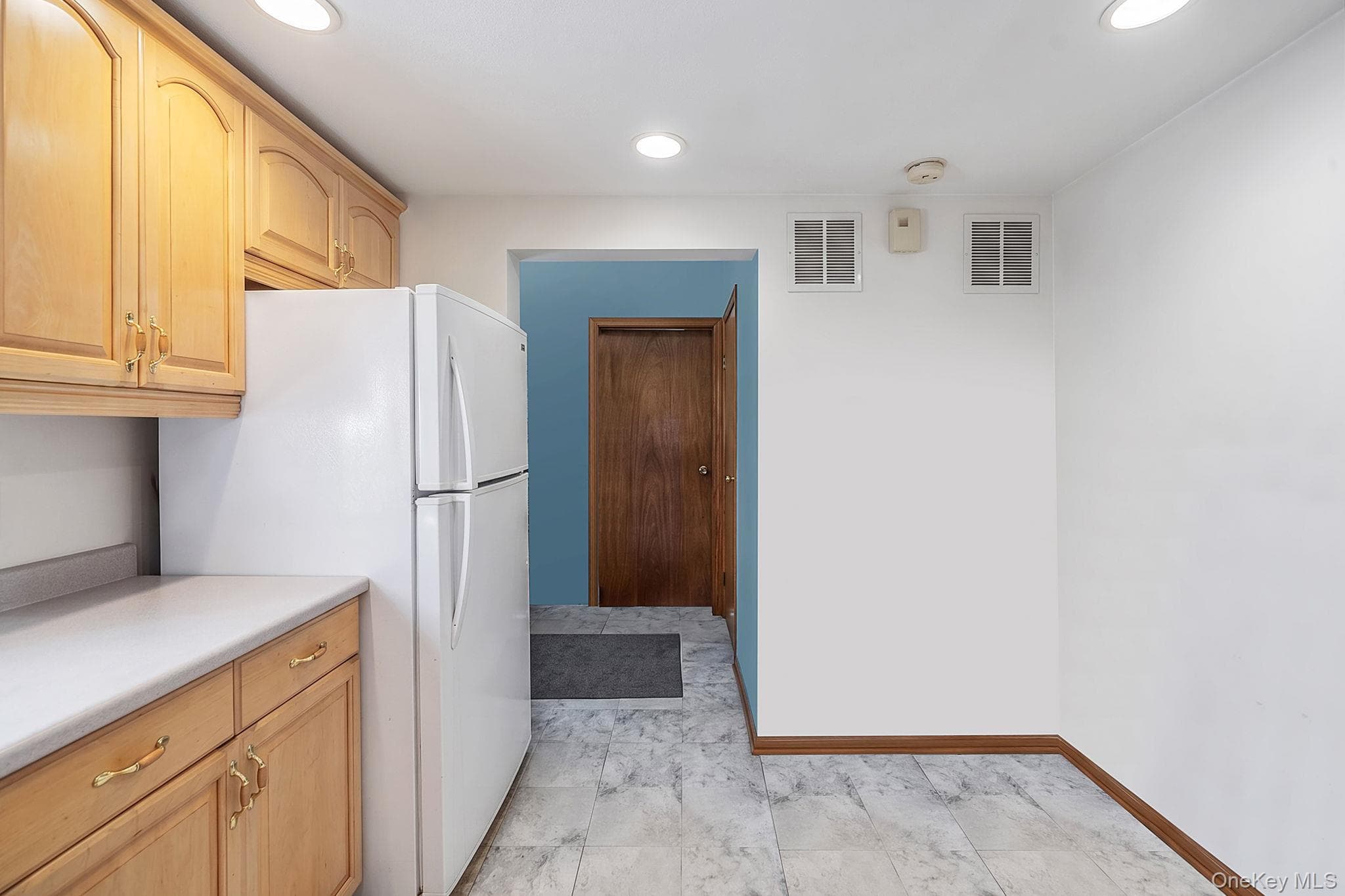 535 Outlook Avenue thumbnail 9