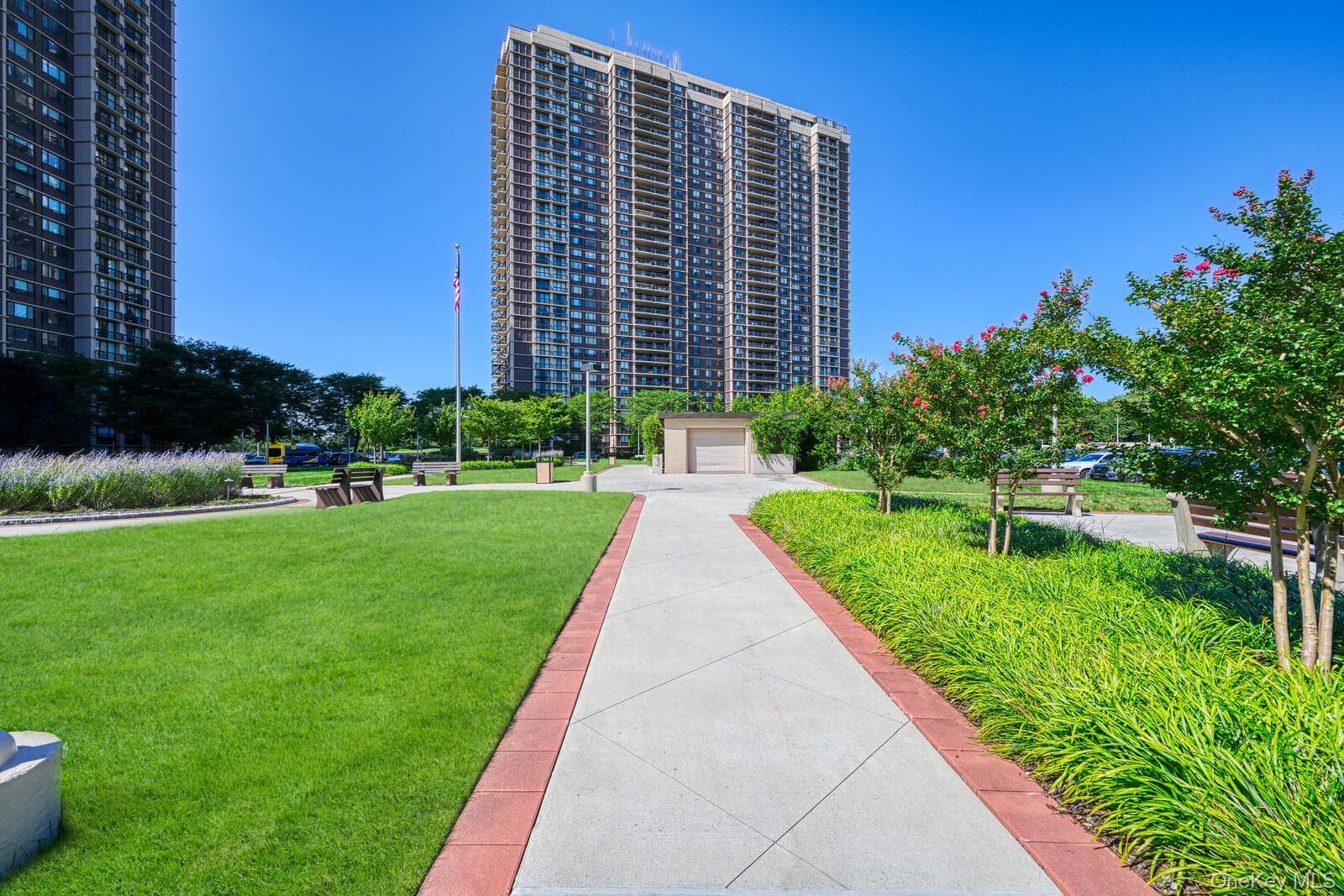269-10 Grand Central Parkway Unit: 8P thumbnail 2