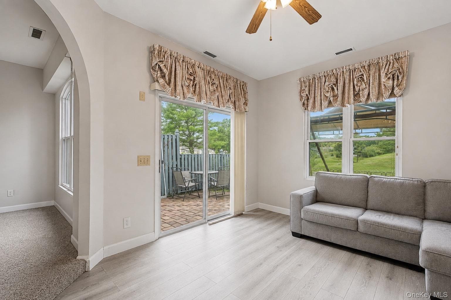 843 Spring Lake Drive thumbnail 17