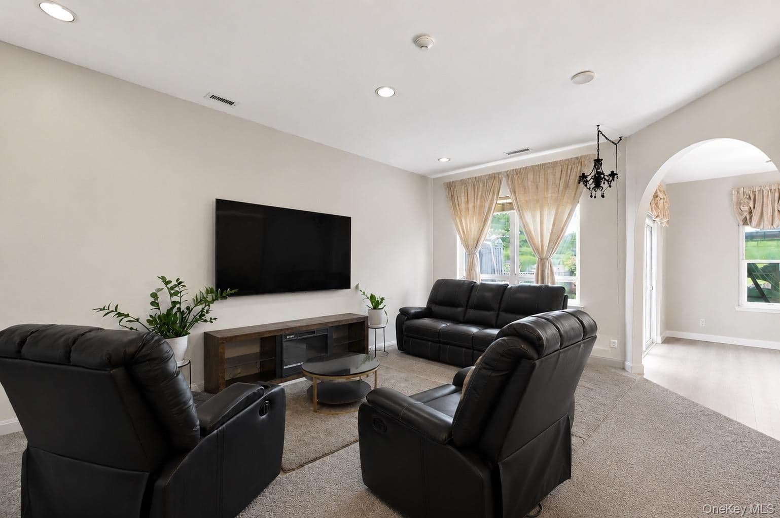 843 Spring Lake Drive thumbnail 19