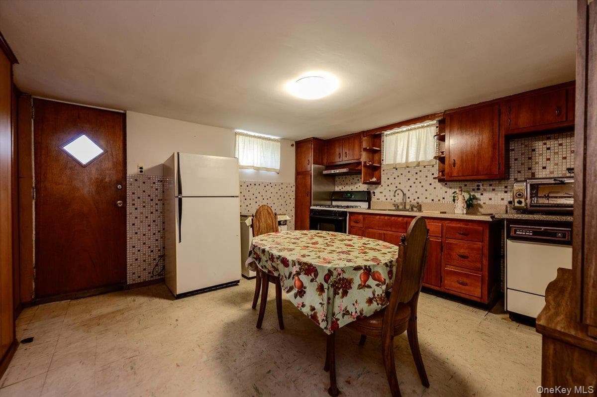 3061 Lasalle Avenue thumbnail 25