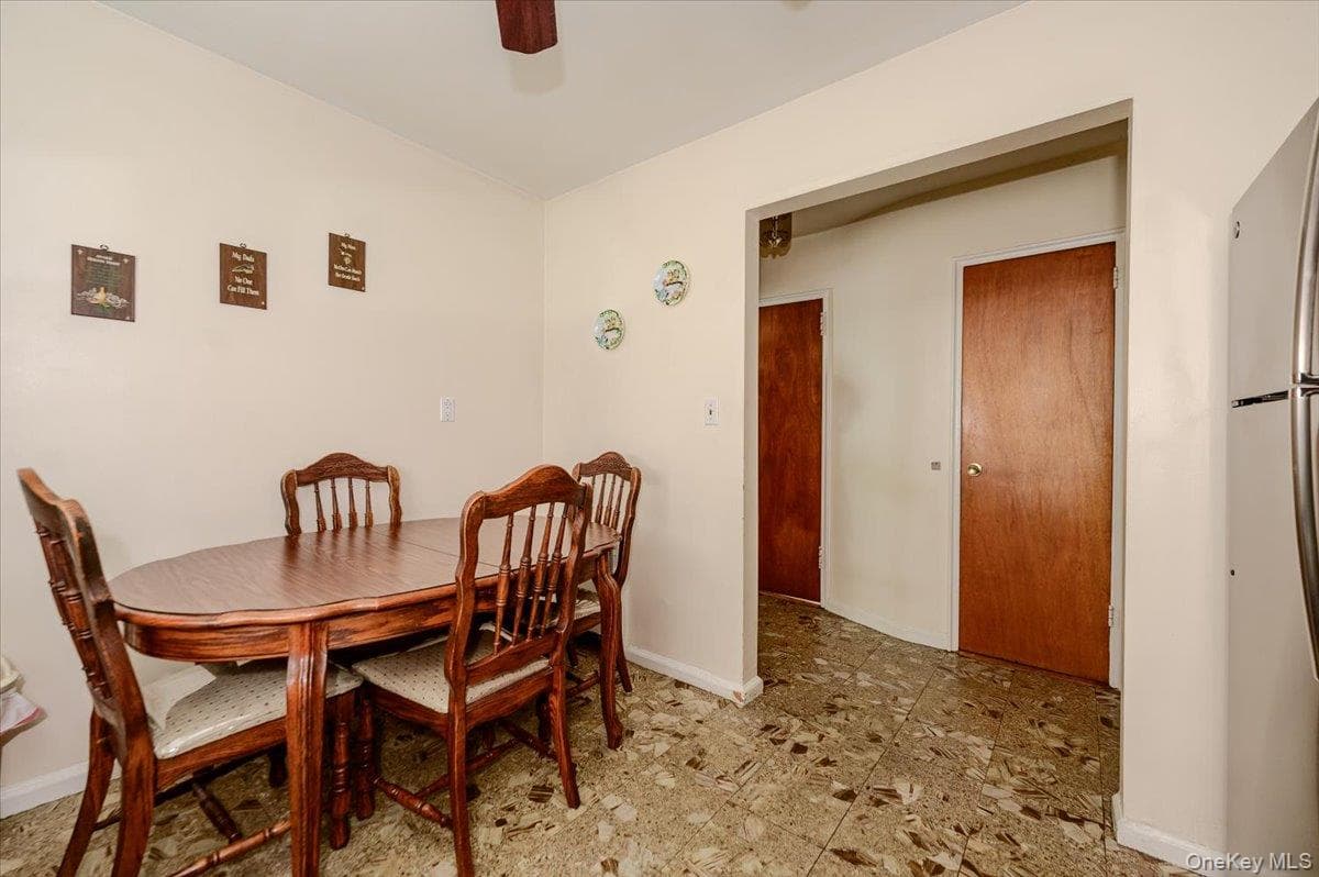 3061 Lasalle Avenue thumbnail 18