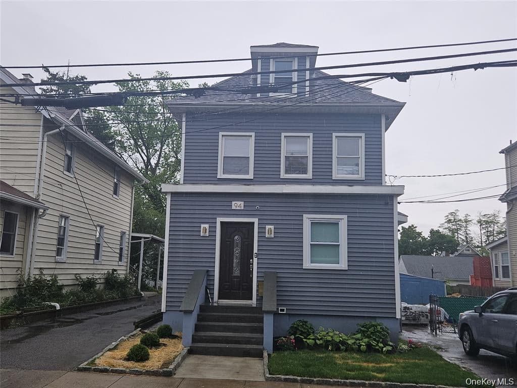 94 Briggs Avenue photo 1
