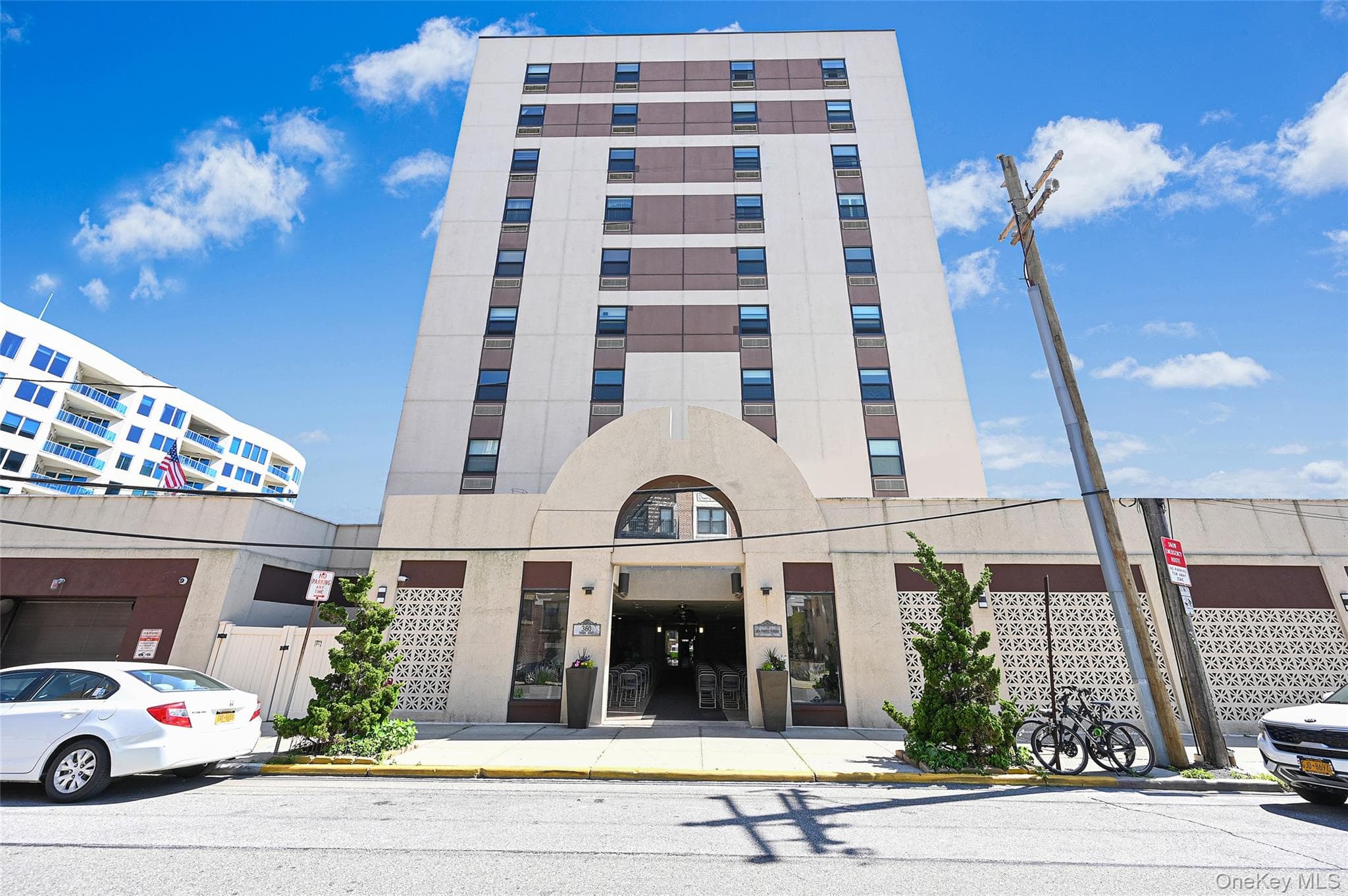 360 Shore Road Unit: 4K, Long Beach