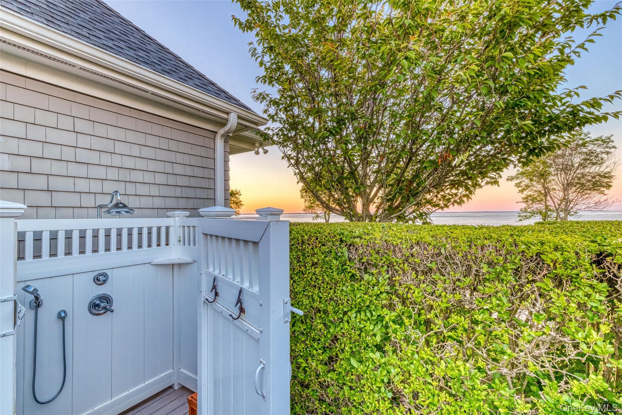 1640 Grandview Drive thumbnail 46